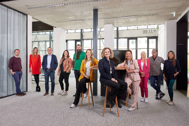 Gruppenfoto Mitarbeiterfoto bei Swarovski - Businessfotografie Christian Vorhofer