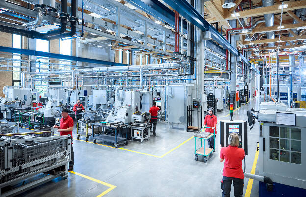 Produktionshalle, Fertigung, Industriefotografie Christian Vorhofer, Kunde CERATIZIT 