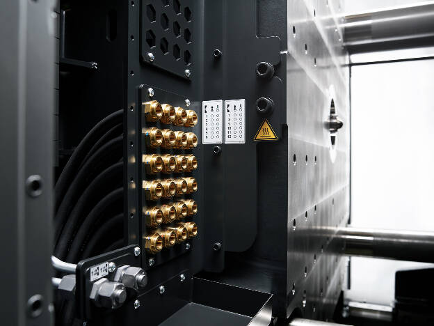 Engel-Austria, Anschlüsse, Maschinen Details, Industriefotografie Christian Vorhofer