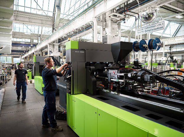 Arbeitssituationen, Produktion, Industriefotografie Christian Vorhofer, Kunde ENGEL-AUSTRIA